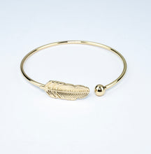 Load image into Gallery viewer, Feather bangle
